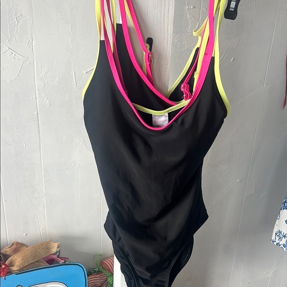 Swim wear one piece no boundaries